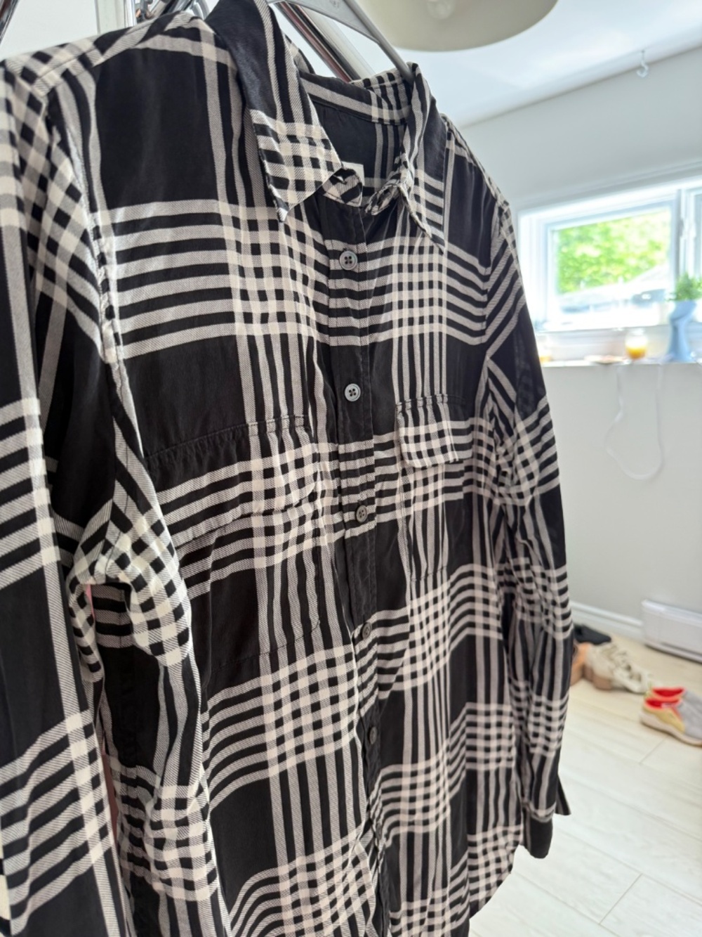 Equipment Femme | Silk Button Down Blouse | Medium - Picture 2 of 6
